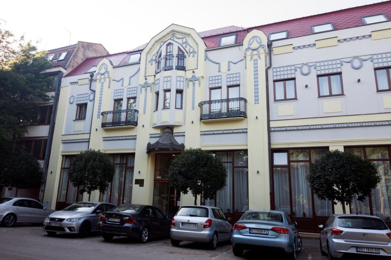 Hotel Royal Senta 외부 사진